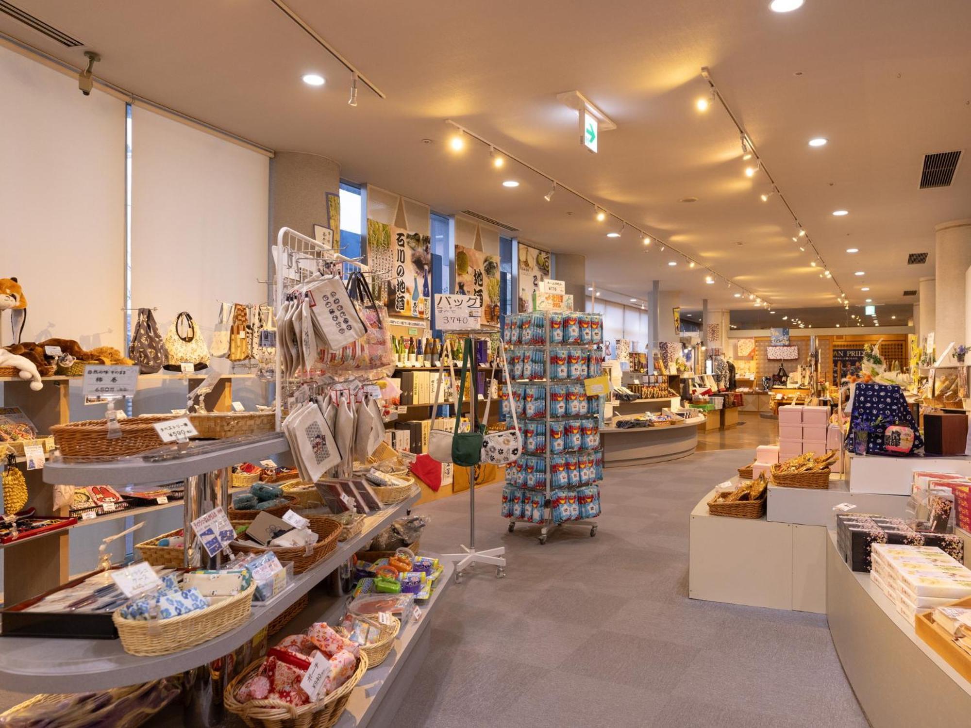 Apa Hotel & Resort Kaga Katayamazu Onsen Kasuikyo المظهر الخارجي الصورة